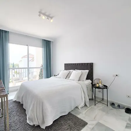 Senorio De Gonzaga Great 2 Bedroom With A Lovely Community Pool In The Heart Of Nueva Andalucia * 马尔韦利亚