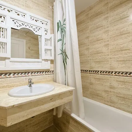 公寓 Senorio De Gonzaga Great 2 Bedroom With A Lovely Community Pool In The Heart Of Nueva Andalucia *