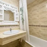 Daire Senorio De Gonzaga Great 2 Bedroom With A Lovely Community Pool In The Heart Of Nueva Andalucia *