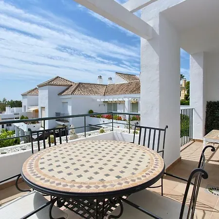 아파트 Senorio De Gonzaga Great 2 Bedroom With A Lovely Community Pool In The Heart Of Nueva Andalucia