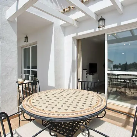 아파트 Senorio De Gonzaga Great 2 Bedroom With A Lovely Community Pool In The Heart Of Nueva Andalucia 마르베야