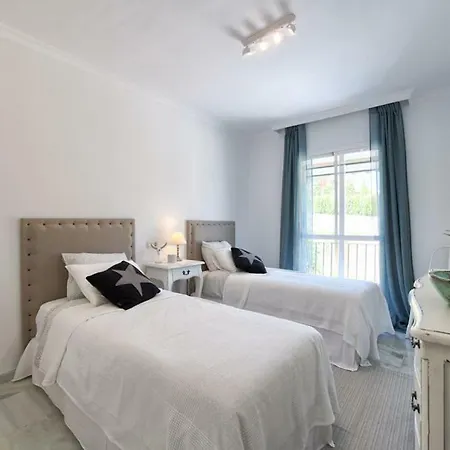 Senorio De Gonzaga Great 2 Bedroom With A Lovely Community Pool In The Heart Of Nueva Andalucia *