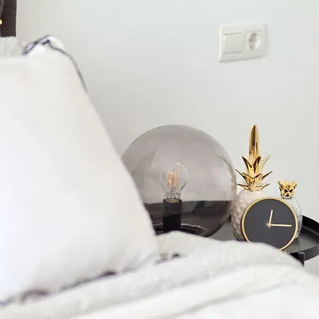 Senorio De Gonzaga Great 2 Bedroom With A Lovely Community Pool In The Heart Of Nueva Andalucia