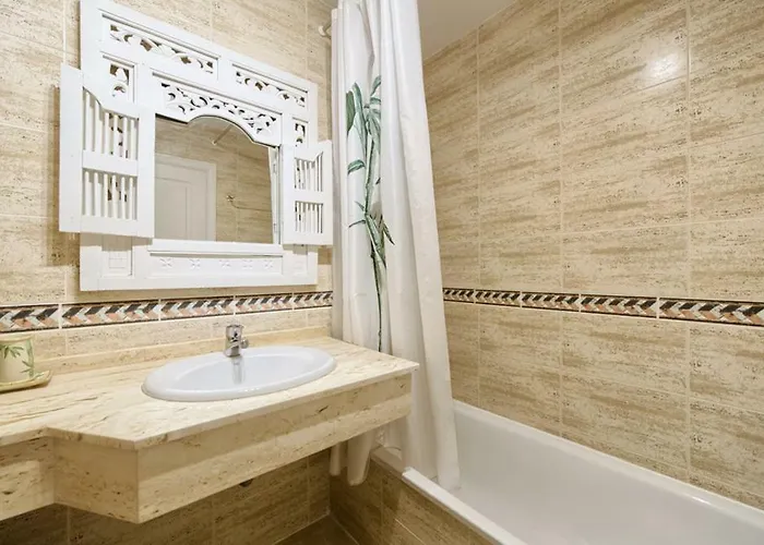 Lejlighed Senorio De Gonzaga Great 2 Bedroom With A Lovely Community Pool In The Heart Of Nueva Andalucia *