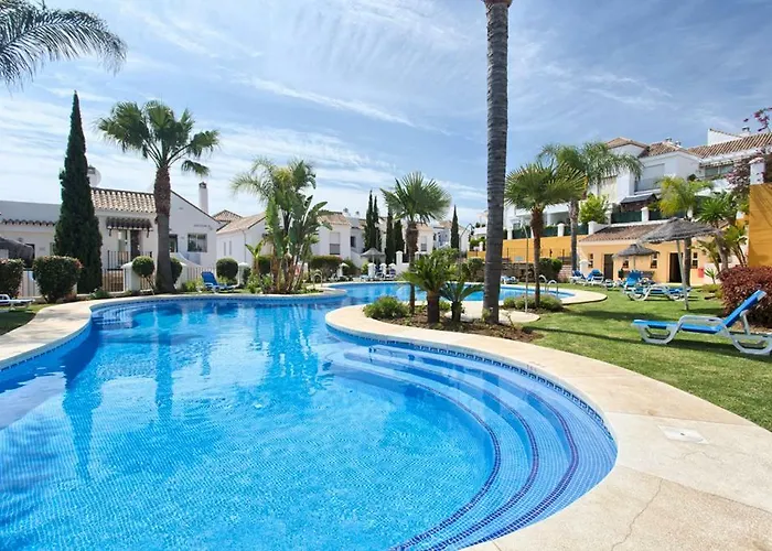 Senorio De Gonzaga Great 2 Bedroom With A Lovely Community Pool In The Heart Of Nueva Andalucia Lejlighed