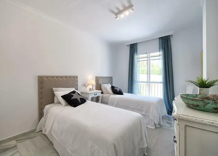 Senorio De Gonzaga Great 2 Bedroom With A Lovely Community Pool In The Heart Of Nueva Andalucia *