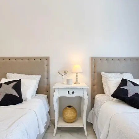 Apartman Senorio De Gonzaga Great 2 Bedroom With A Lovely Community Pool In The Heart Of Nueva Andalucia *
