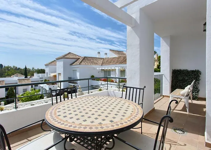 Daire Senorio De Gonzaga Great 2 Bedroom With A Lovely Community Pool In The Heart Of Nueva Andalucia